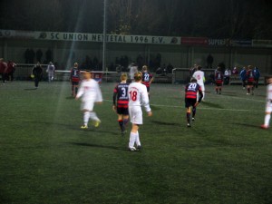 Auf Kunstrasen gewann Wuppertal gegen Viersen mit 5:3 (4:1). Nächster Gegner: Rot-Weiss Essen.